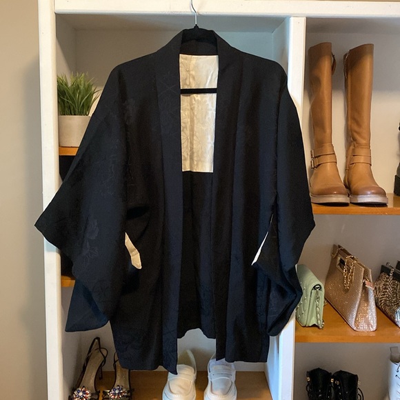 Vintage black silk kimino - fits small or medium.Like new. - Picture 1 of 9